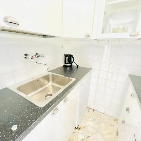 Sally's - Casa Blu Apartmán *