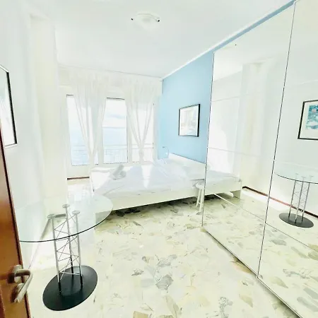 Sally's - Casa Blu Apartmán