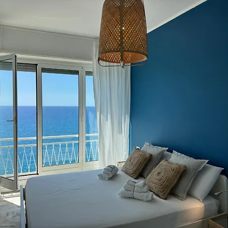 Sally's - Casa Blu Apartment