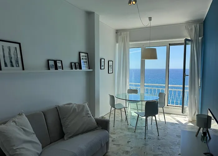 Sally's - Casa Blu * San Remo